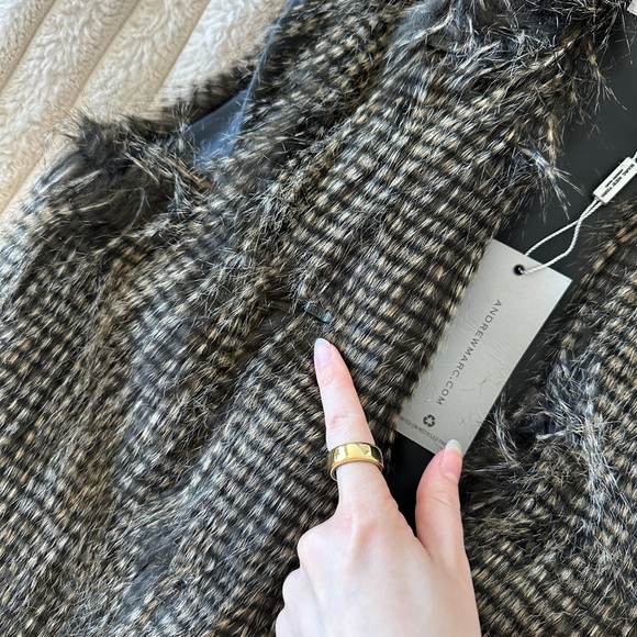 NWT Andrew Marc New York Faux Fur Vest - Grey & Brown - Picture 7 of 15